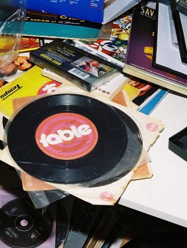 how to clean a record