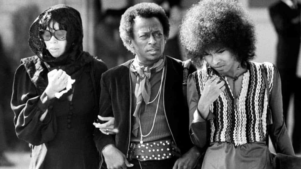 Devon Wilson: The "Dolly Dagger" in Jimi Hendrix's Life Betty Davis, Miles Davis and Devon Wilson at Jimi Hendrix’s funeral October 1, 1970.