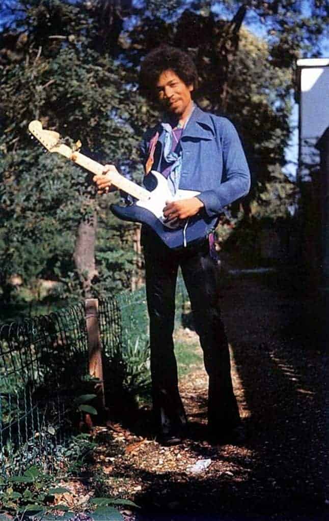 Last known photographs of Jimi Hendrix at the Samarkand Hotel (1970). Photo by Monika Dannemann.