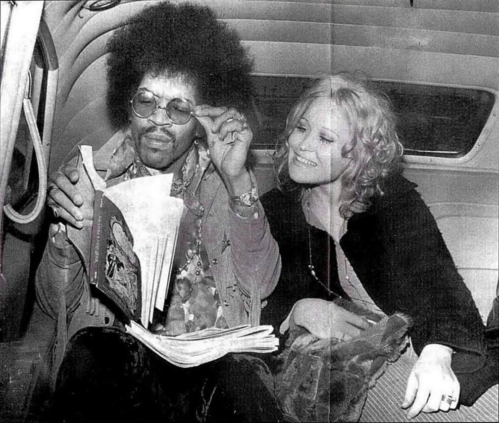 Carmen Borrero: 10 Photos of Her & Jimi Hendrix Jimi Hendrix with Carmen Borrero, Cincinnati, Ohio (1968).