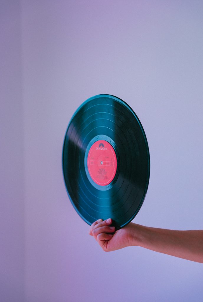 how to clean a vinyl record
