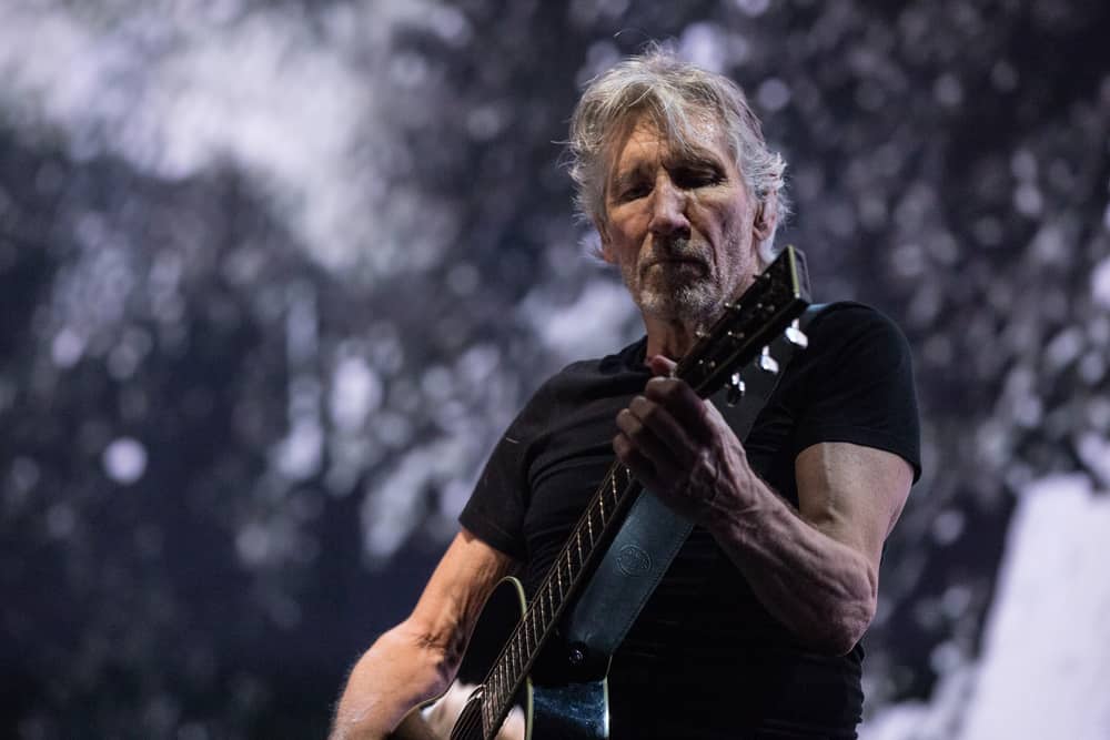 The Complete Pink Floyd Story: From The Piper At The Gates To Building The Wall Roger Waters of Pink Floyd