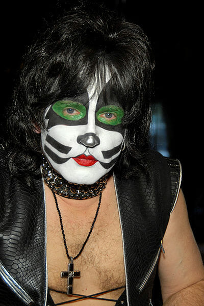 What Is Gene Simmons' Net Worth & Is He The Richest Member Of KISS? eric singers net worth