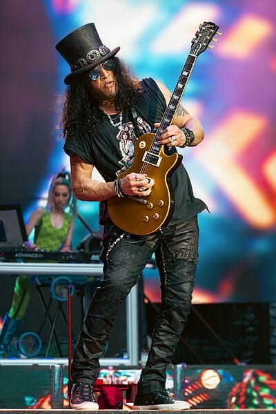 Axl Rose's Net Worth Makes Him The Richest Member Of Guns N' Roses slash's net worth