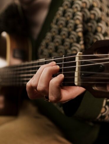 The Stories Behind 9 Famous Guitars Throughout Music History