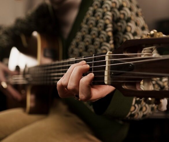 The Stories Behind 9 Famous Guitars Throughout Music History