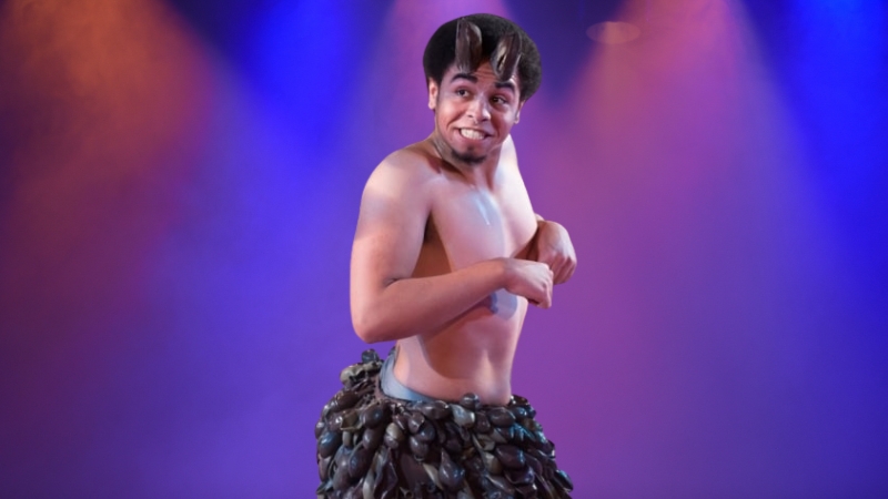 Who Is Elliot Kingsley? The Untold Story of Ozzy Osbourne’s Stepson Elliot Kingsley performs on stage in costume during a theatrical production