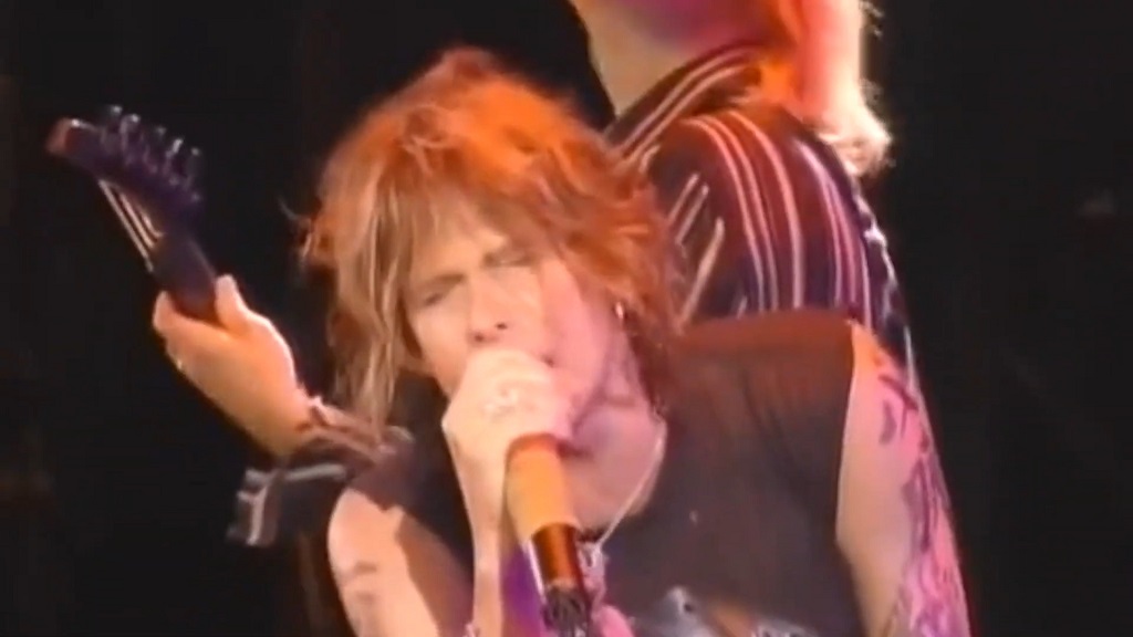 8 Steven Tyler Craziest Onstage Moments That Fans Still Talk About Steven Tyler