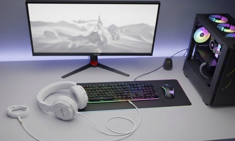 Wired Headphones Are Back - Why People Are Choosing Cables Again In 2026