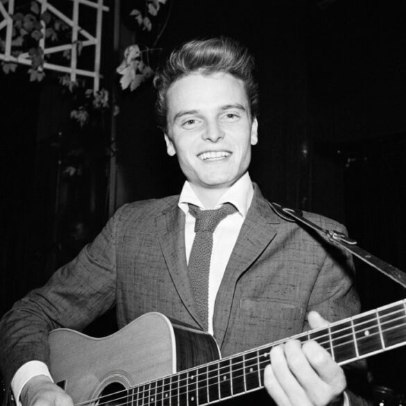 Vernon Taylor, Rockabilly Artist Who Recorded for Sun Records, Dies at 88 Home Studio