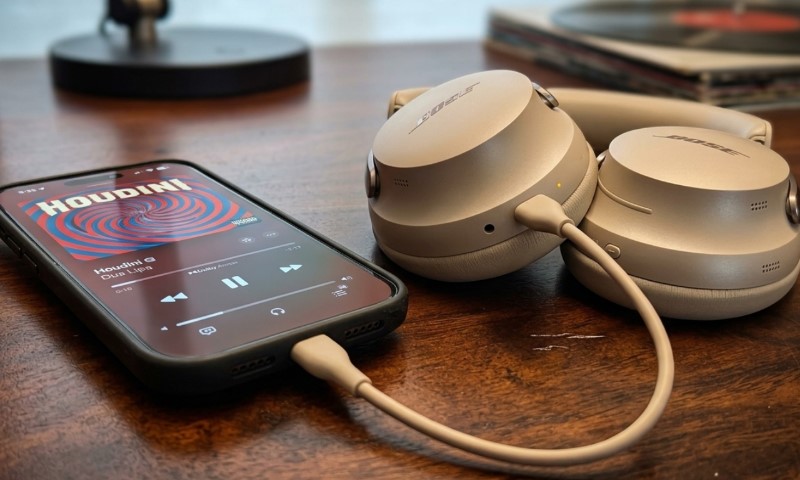 Wired Headphones Are Back - Why People Are Choosing Cables Again In 2026