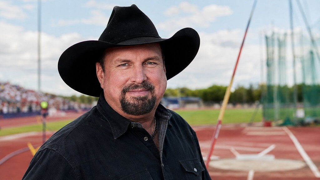 7 Popular Musicians Who Spend Their Free Time Playing Sports Garth Brooks