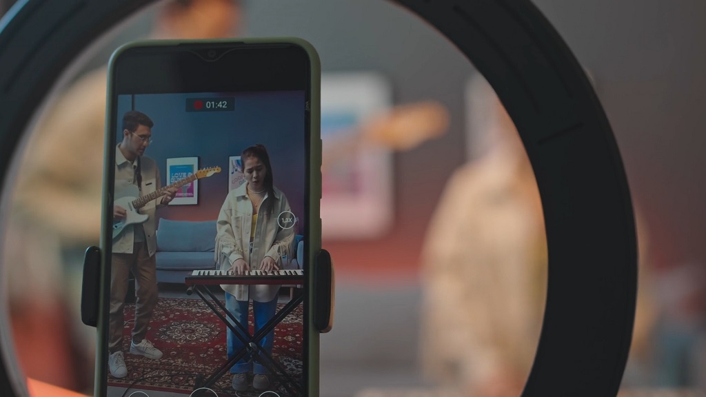 How to Build a Social Media Campaign for a Single, Album or Tour Social media campaign