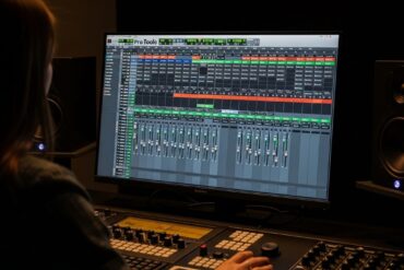 7 Best DAWs for Beginners and Professional Audio Engineers in 2026 DAW